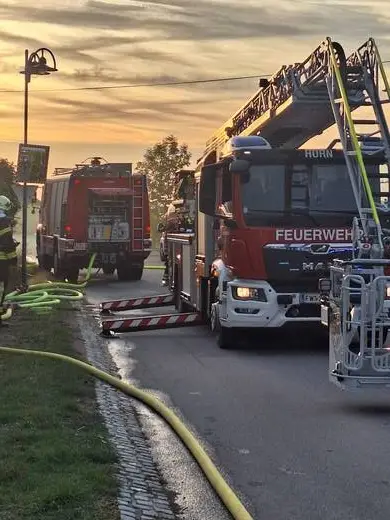 Einsatzkräfte beim Brand in Missingdorf
